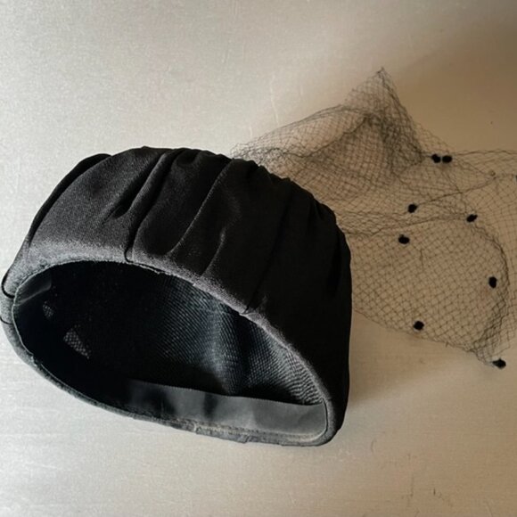 Vintage Black Pillbox Hat Flocked Veil 1950\'s Fifties Retro